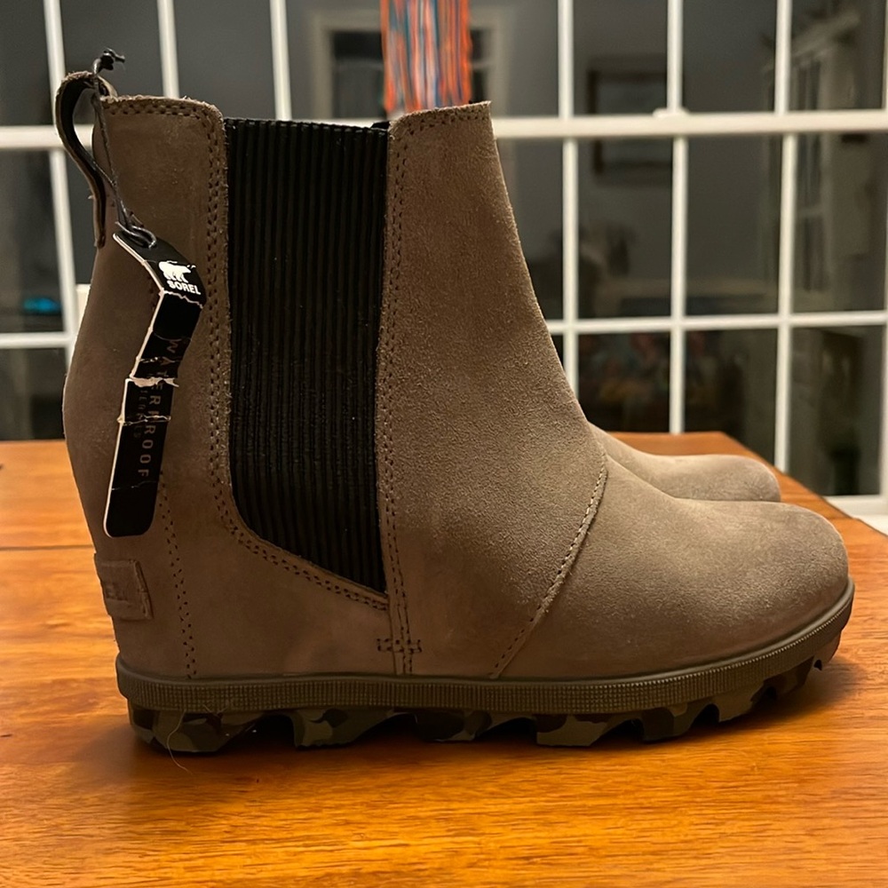 Sorrel wedge boots NEW